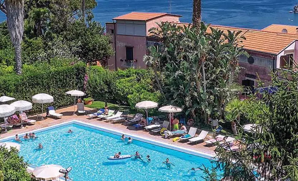 Aequa Hotel