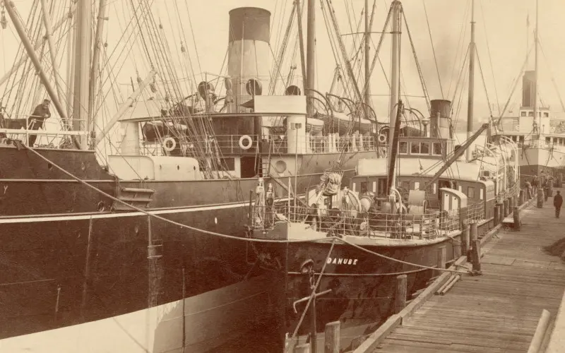 canada-carousel-container-Mobile-04.jpg